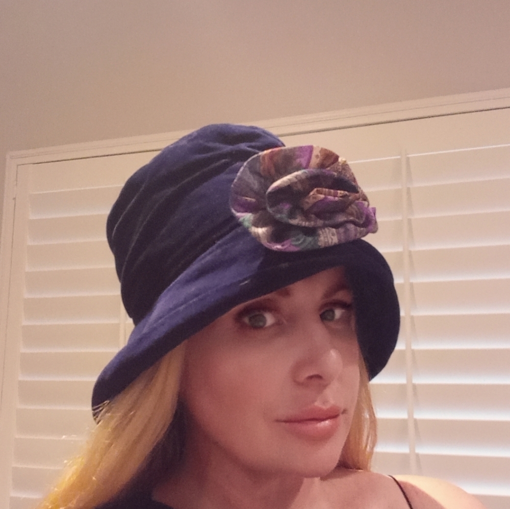 Exquisite Royal Purple Velvet Cloche Hat with Paisley Floral Brooch